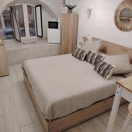 La Petite Maison Bari Luaran gambar